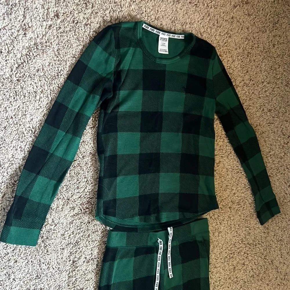 NEW Condition PINK Victoria’s Secret black/green plaid super soft 2-piece PJ set